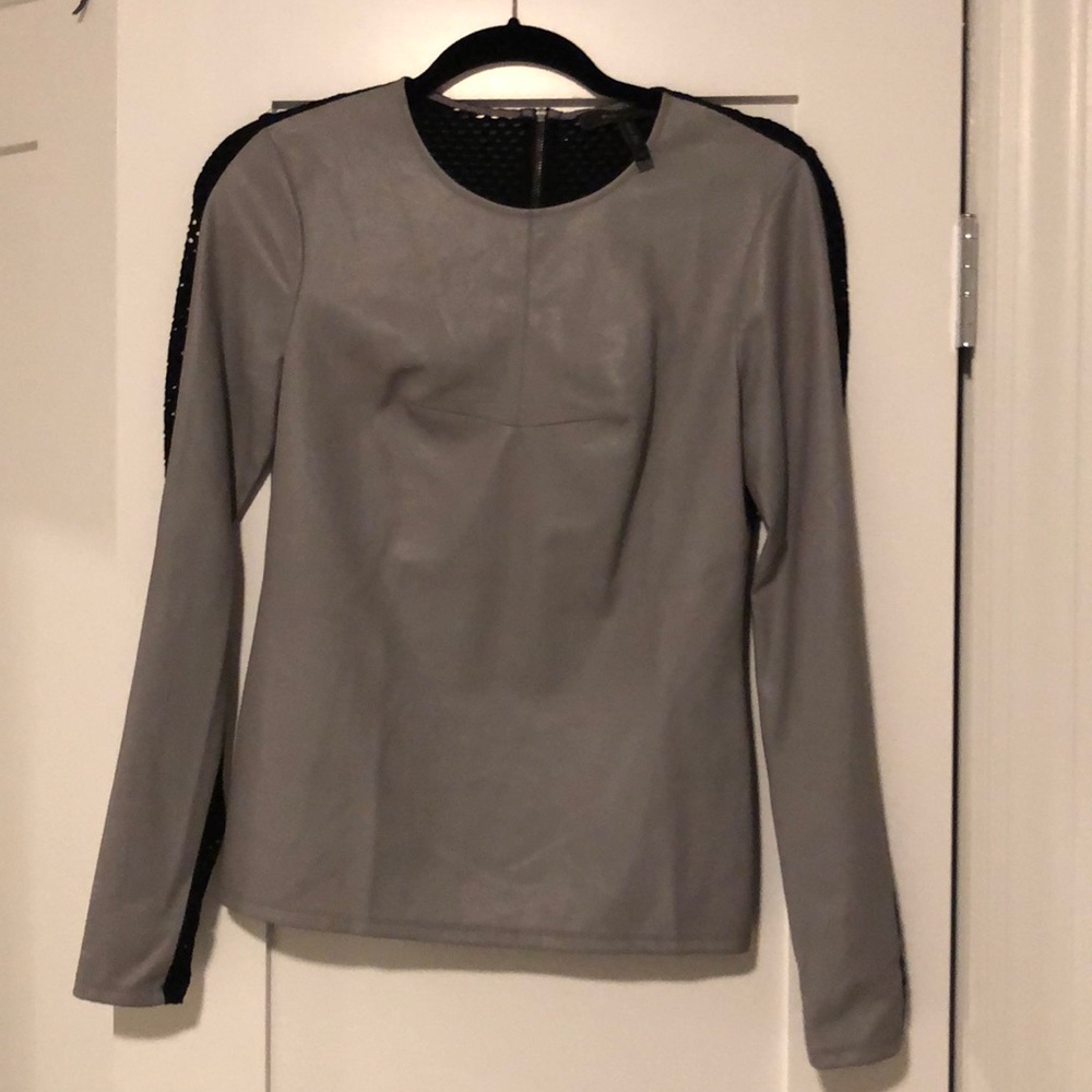 Gray long sleeve BCBG top